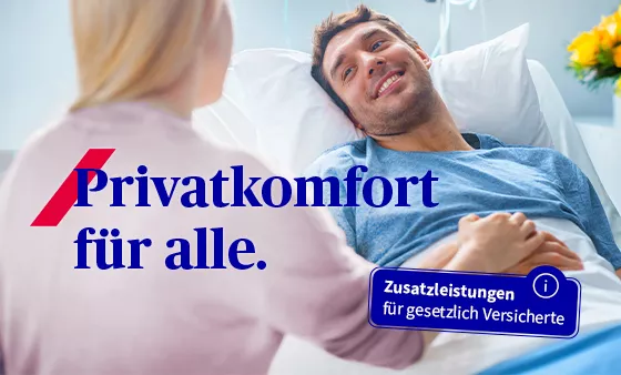 private Krankenhauszusatzversicherung von AXA Ein Mann mit blauem T-Shirt liegt in einem Krankenbett und lächelt eine blonde Frau mit rosa Oberteil an, weil er umsorgt wird.