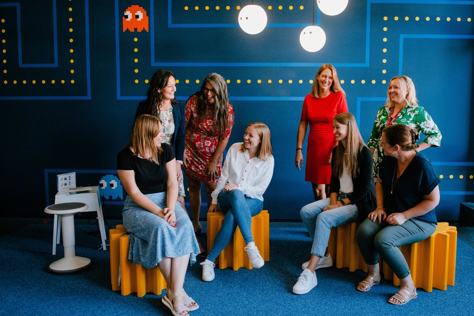 Teamfoto des Frauen-Netzwerks in der IT